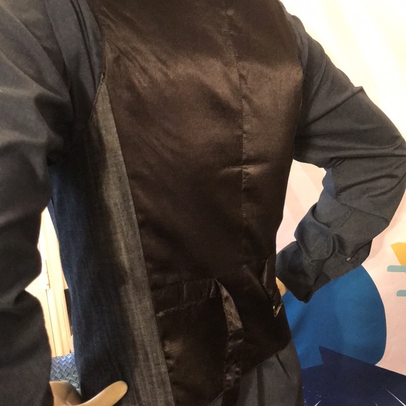 Escapism Casual Vest - Picture 14 of 17